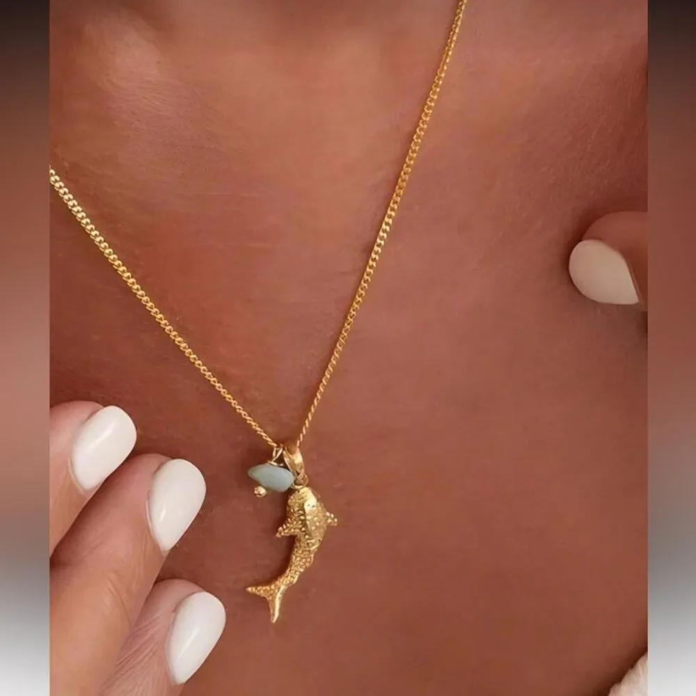 Gold Fish Pendant Necklace M571 - Picture 1 of 3